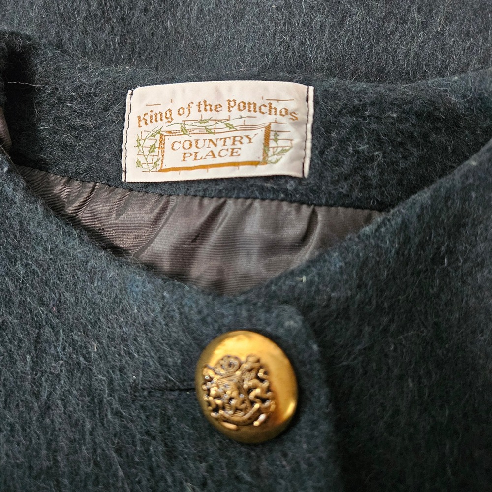 Vintage King Of The Ponchos Wool Cape Dark Green‎ Jacket Gold Crest Buttons - Picture 5 of 5